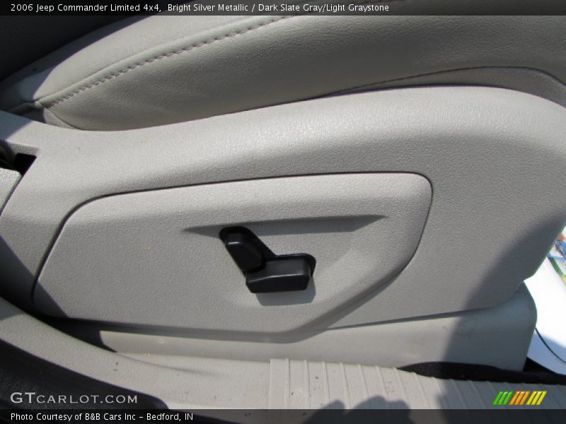 Bright Silver Metallic / Dark Slate Gray/Light Graystone 2006 Jeep Commander Limited 4x4