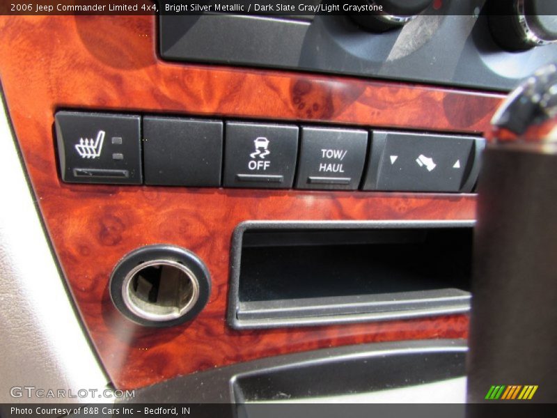 Bright Silver Metallic / Dark Slate Gray/Light Graystone 2006 Jeep Commander Limited 4x4