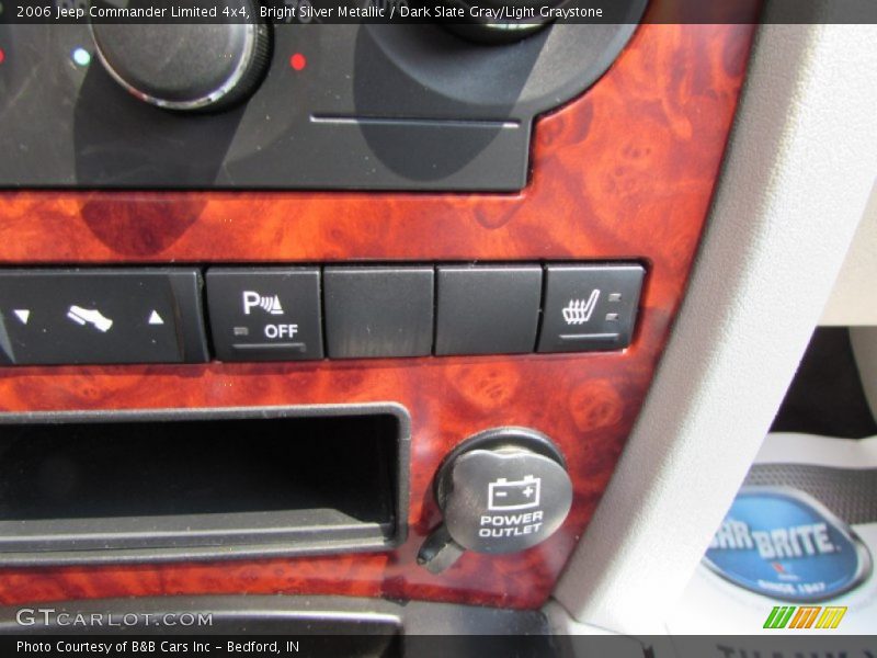 Bright Silver Metallic / Dark Slate Gray/Light Graystone 2006 Jeep Commander Limited 4x4