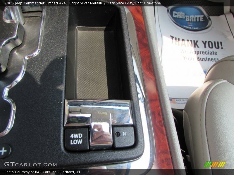 Bright Silver Metallic / Dark Slate Gray/Light Graystone 2006 Jeep Commander Limited 4x4