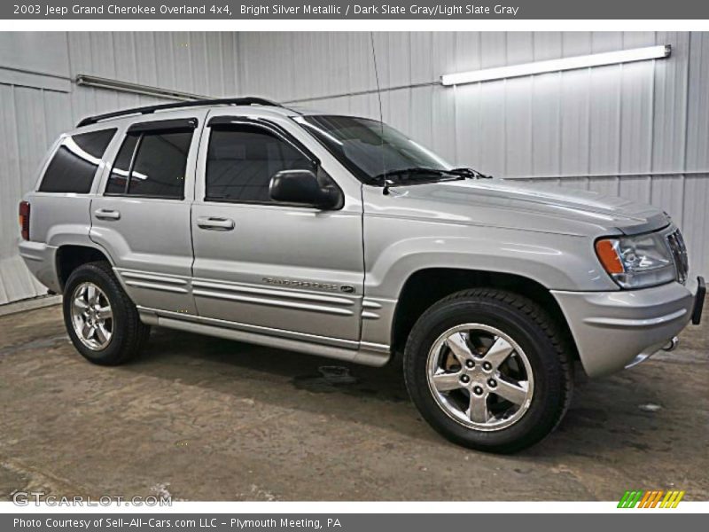 Front 3/4 View of 2003 Grand Cherokee Overland 4x4