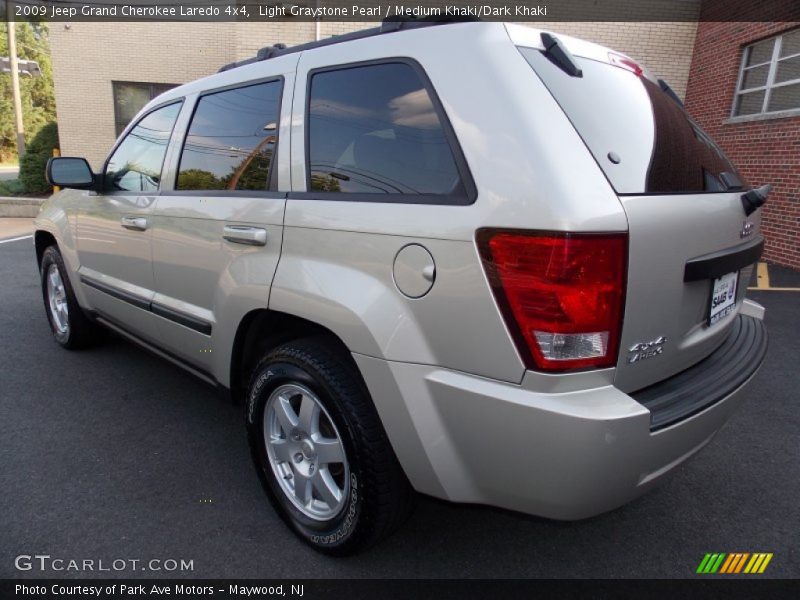 Light Graystone Pearl / Medium Khaki/Dark Khaki 2009 Jeep Grand Cherokee Laredo 4x4