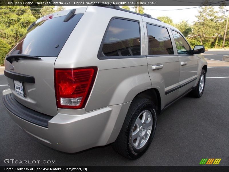Light Graystone Pearl / Medium Khaki/Dark Khaki 2009 Jeep Grand Cherokee Laredo 4x4