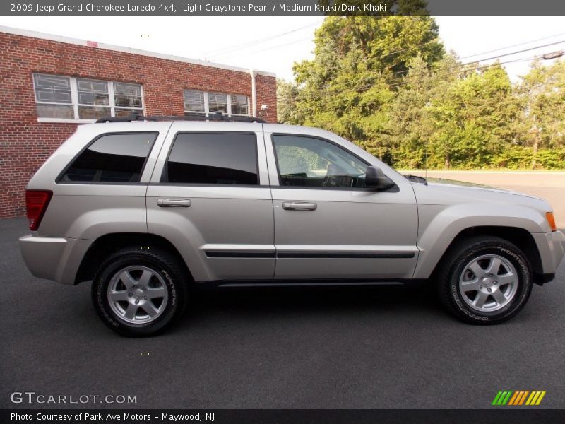 Light Graystone Pearl / Medium Khaki/Dark Khaki 2009 Jeep Grand Cherokee Laredo 4x4