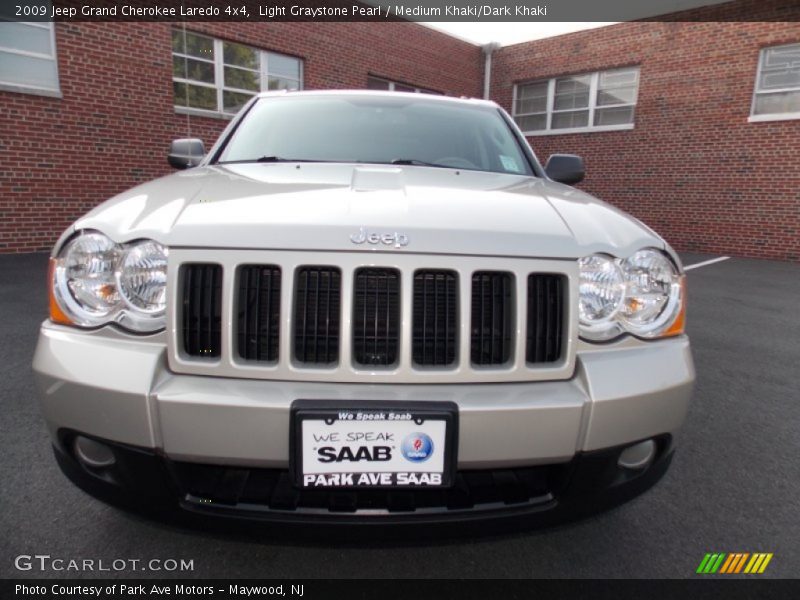 Light Graystone Pearl / Medium Khaki/Dark Khaki 2009 Jeep Grand Cherokee Laredo 4x4