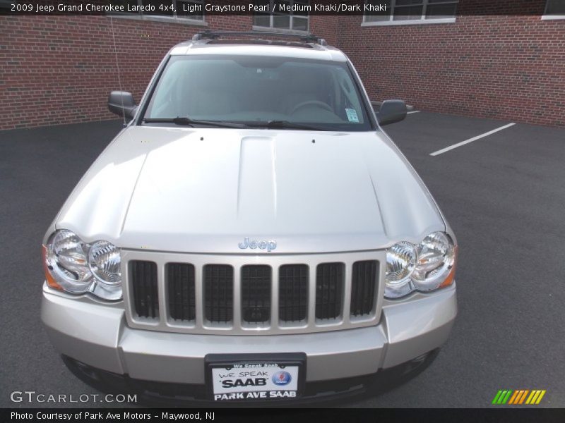 Light Graystone Pearl / Medium Khaki/Dark Khaki 2009 Jeep Grand Cherokee Laredo 4x4