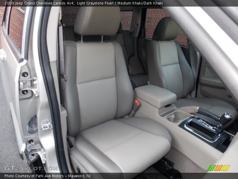 Light Graystone Pearl / Medium Khaki/Dark Khaki 2009 Jeep Grand Cherokee Laredo 4x4