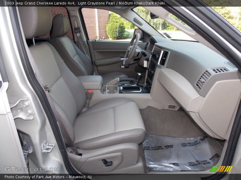Light Graystone Pearl / Medium Khaki/Dark Khaki 2009 Jeep Grand Cherokee Laredo 4x4