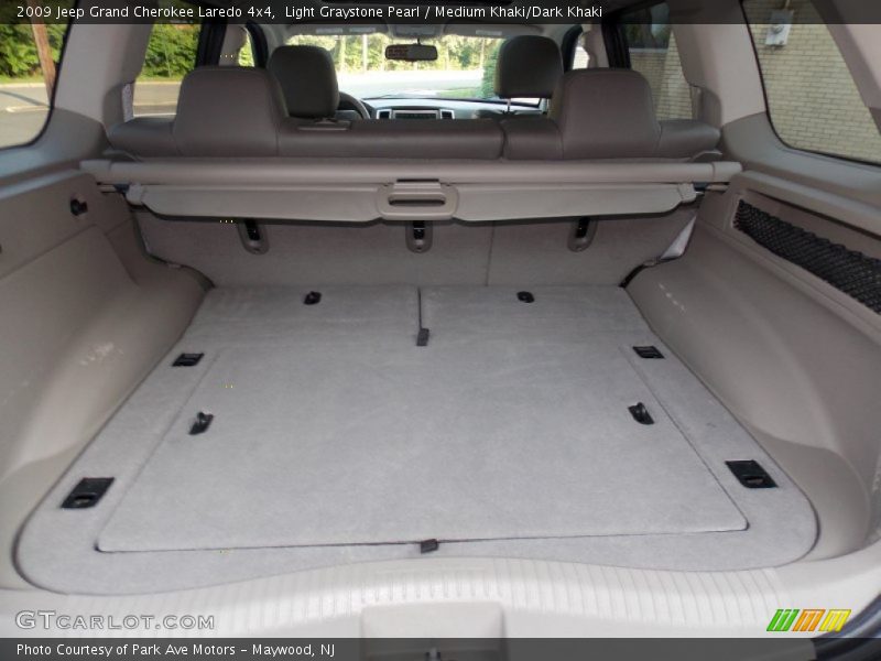 Light Graystone Pearl / Medium Khaki/Dark Khaki 2009 Jeep Grand Cherokee Laredo 4x4