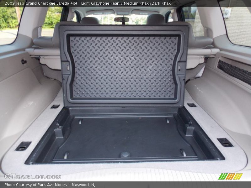 Light Graystone Pearl / Medium Khaki/Dark Khaki 2009 Jeep Grand Cherokee Laredo 4x4