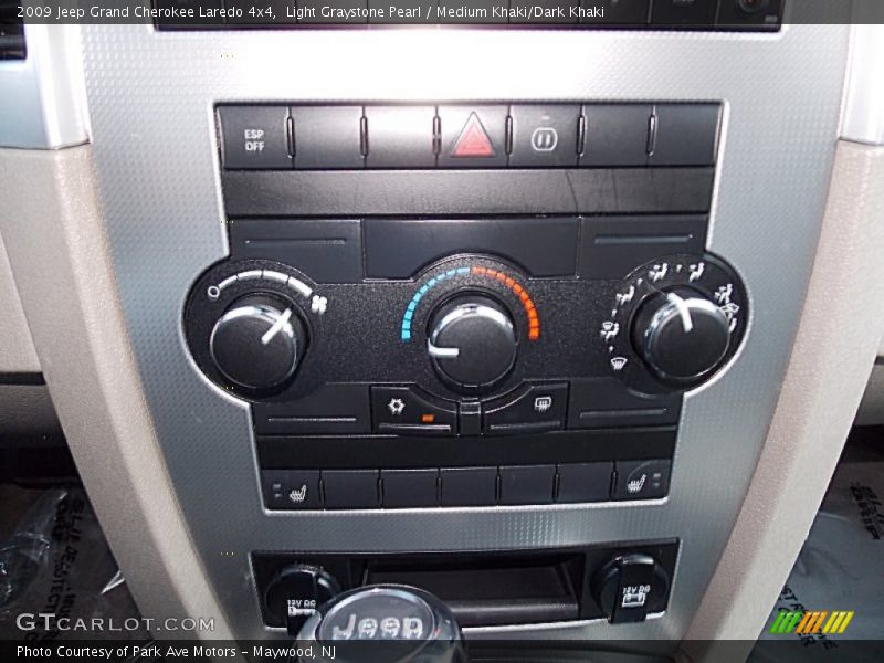 Light Graystone Pearl / Medium Khaki/Dark Khaki 2009 Jeep Grand Cherokee Laredo 4x4