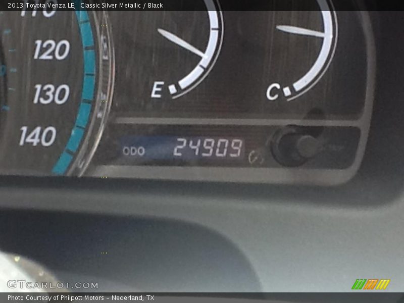 Classic Silver Metallic / Black 2013 Toyota Venza LE