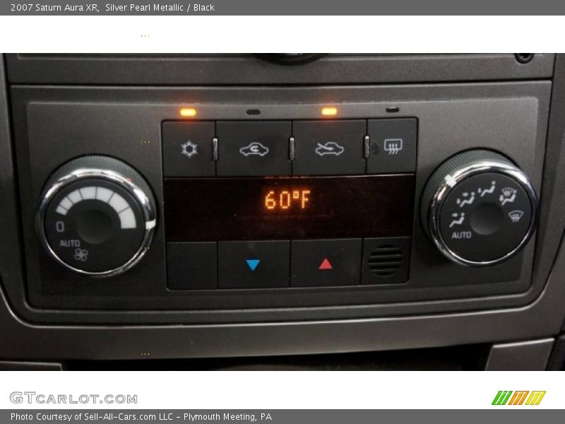 Silver Pearl Metallic / Black 2007 Saturn Aura XR