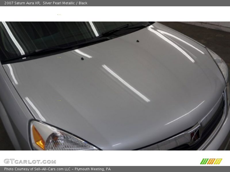 Silver Pearl Metallic / Black 2007 Saturn Aura XR