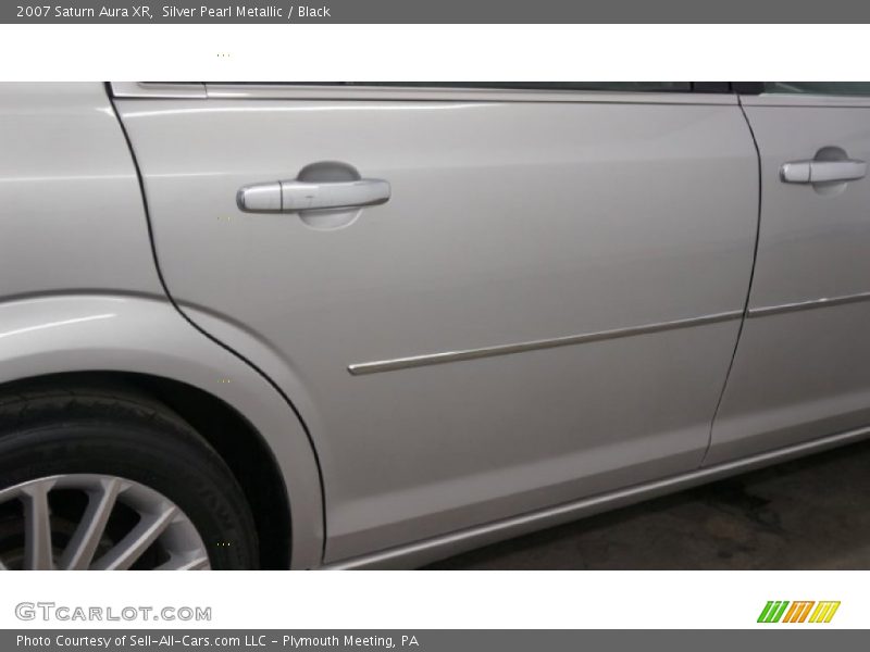 Silver Pearl Metallic / Black 2007 Saturn Aura XR