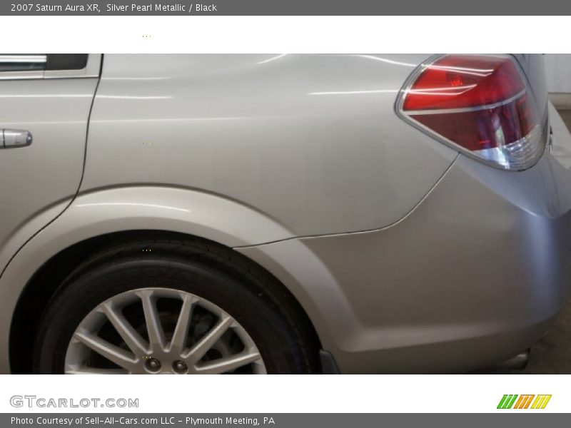 Silver Pearl Metallic / Black 2007 Saturn Aura XR