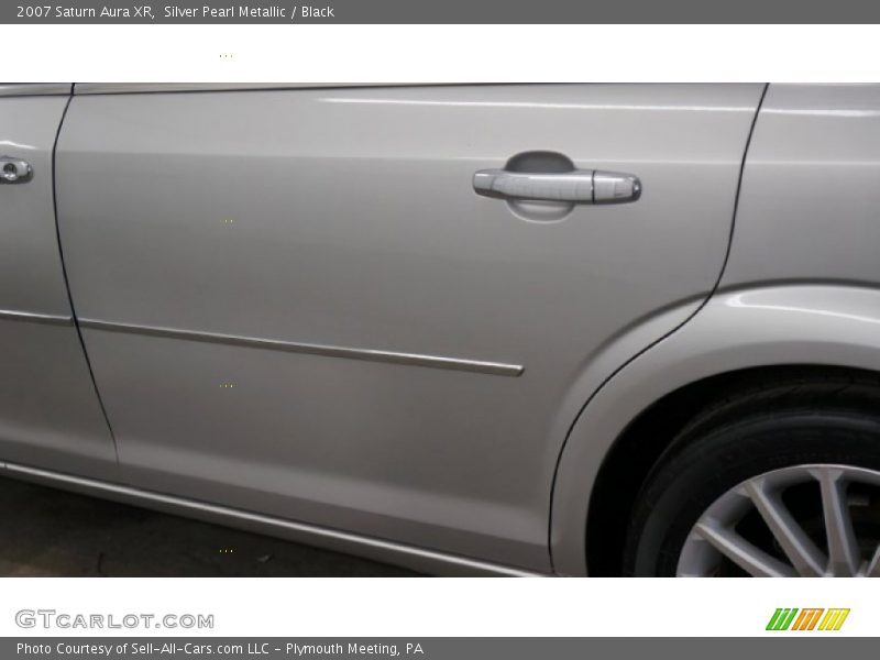Silver Pearl Metallic / Black 2007 Saturn Aura XR