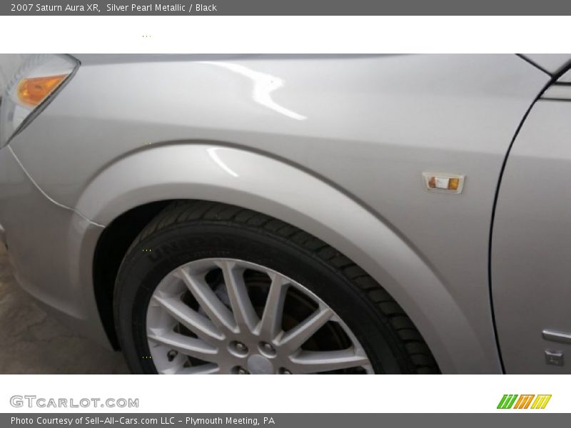 Silver Pearl Metallic / Black 2007 Saturn Aura XR