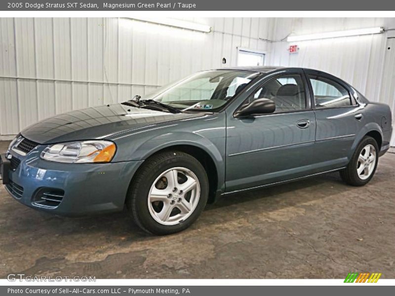 Magnesium Green Pearl / Taupe 2005 Dodge Stratus SXT Sedan