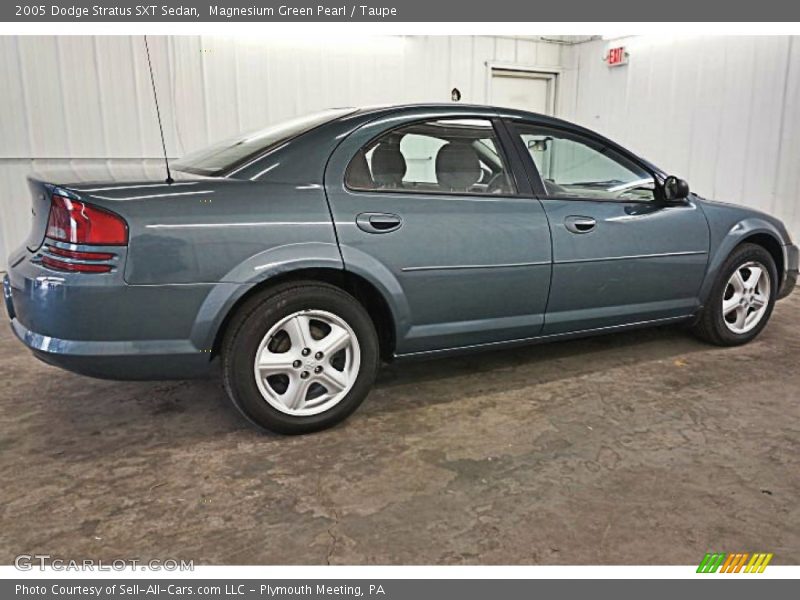Magnesium Green Pearl / Taupe 2005 Dodge Stratus SXT Sedan