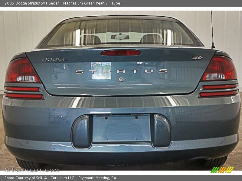 Magnesium Green Pearl / Taupe 2005 Dodge Stratus SXT Sedan