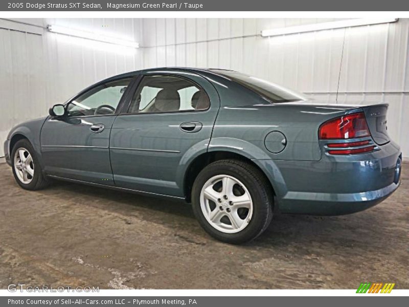 Magnesium Green Pearl / Taupe 2005 Dodge Stratus SXT Sedan