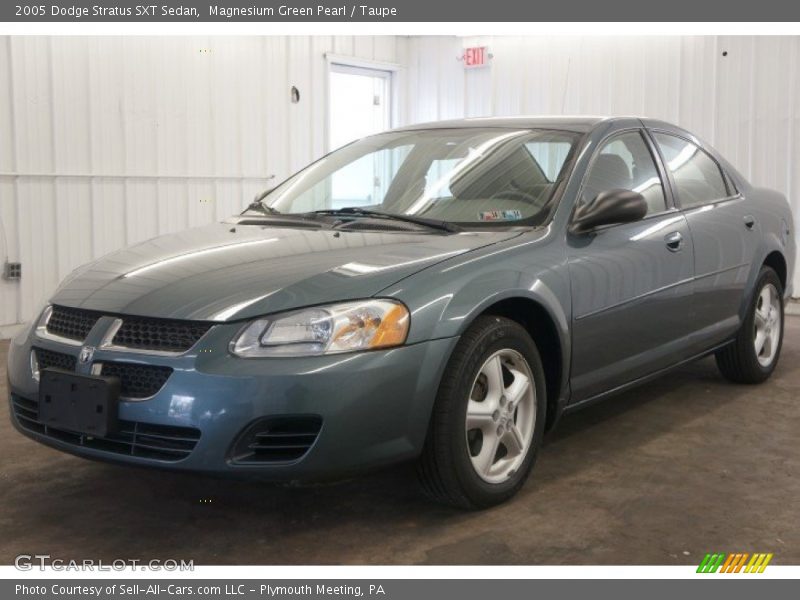 Magnesium Green Pearl / Taupe 2005 Dodge Stratus SXT Sedan