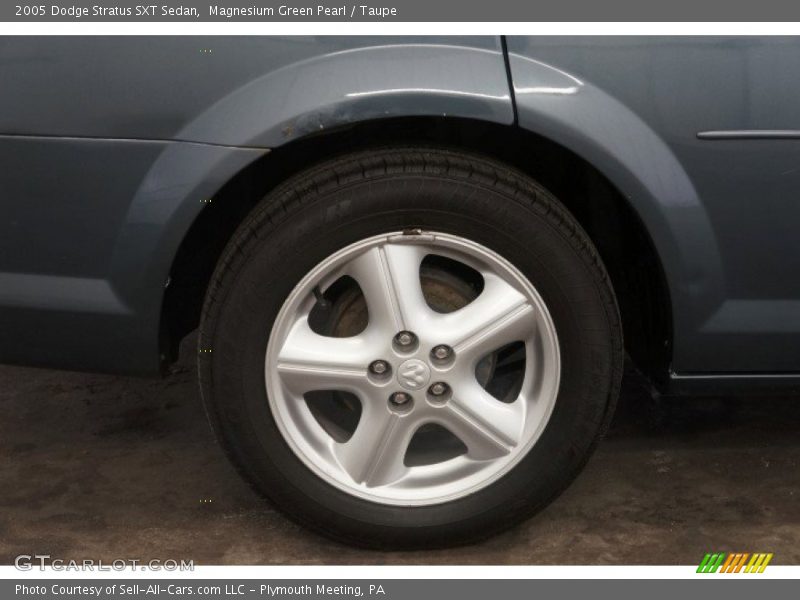 Magnesium Green Pearl / Taupe 2005 Dodge Stratus SXT Sedan