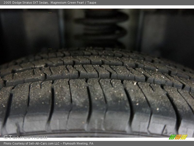 Magnesium Green Pearl / Taupe 2005 Dodge Stratus SXT Sedan