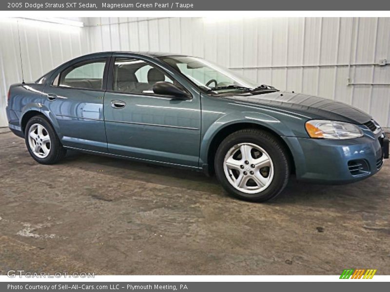 Magnesium Green Pearl / Taupe 2005 Dodge Stratus SXT Sedan