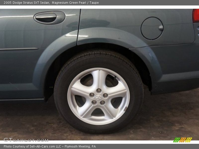 Magnesium Green Pearl / Taupe 2005 Dodge Stratus SXT Sedan
