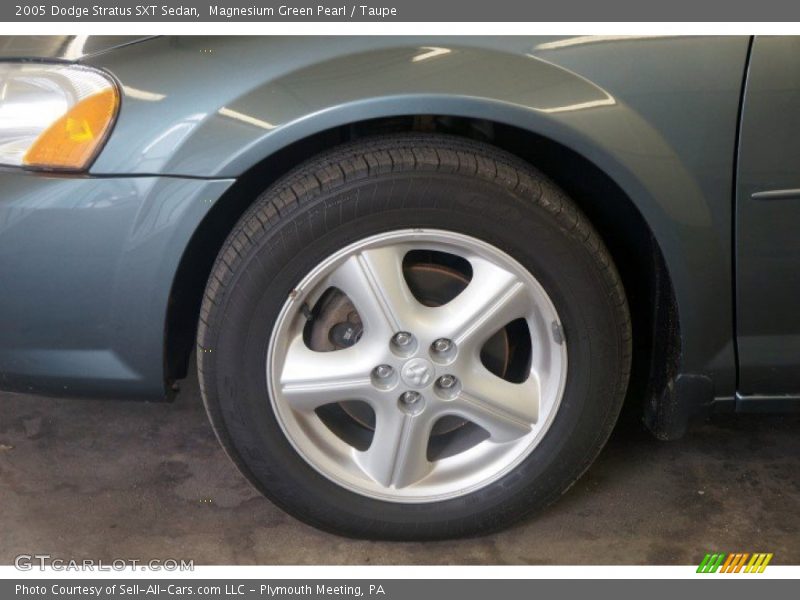 Magnesium Green Pearl / Taupe 2005 Dodge Stratus SXT Sedan