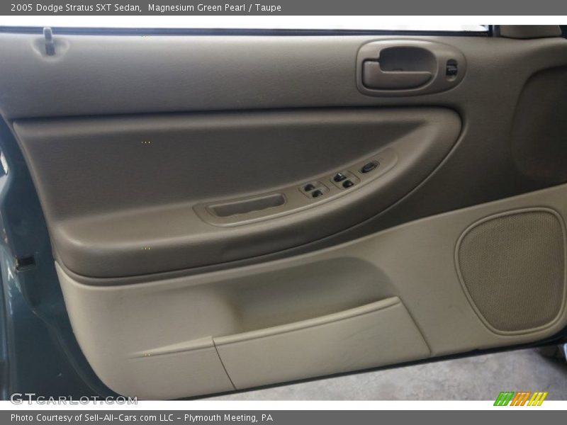 Magnesium Green Pearl / Taupe 2005 Dodge Stratus SXT Sedan