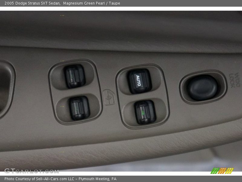 Magnesium Green Pearl / Taupe 2005 Dodge Stratus SXT Sedan