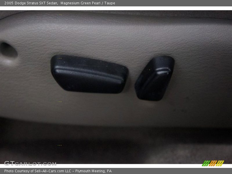 Magnesium Green Pearl / Taupe 2005 Dodge Stratus SXT Sedan