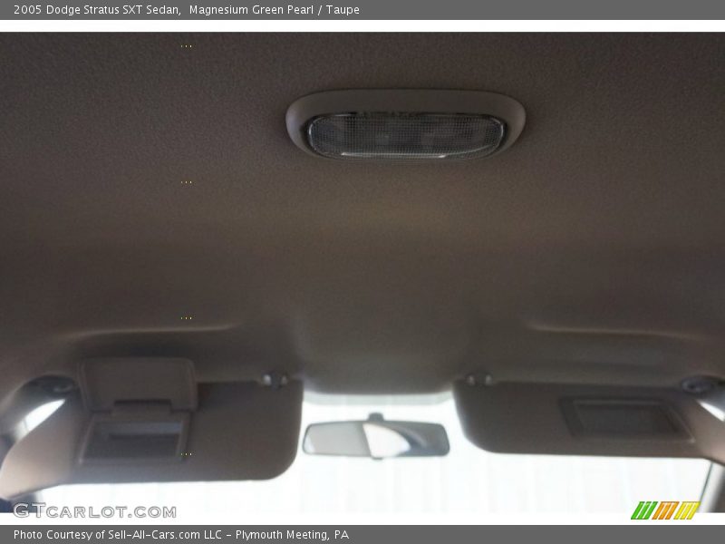 Magnesium Green Pearl / Taupe 2005 Dodge Stratus SXT Sedan