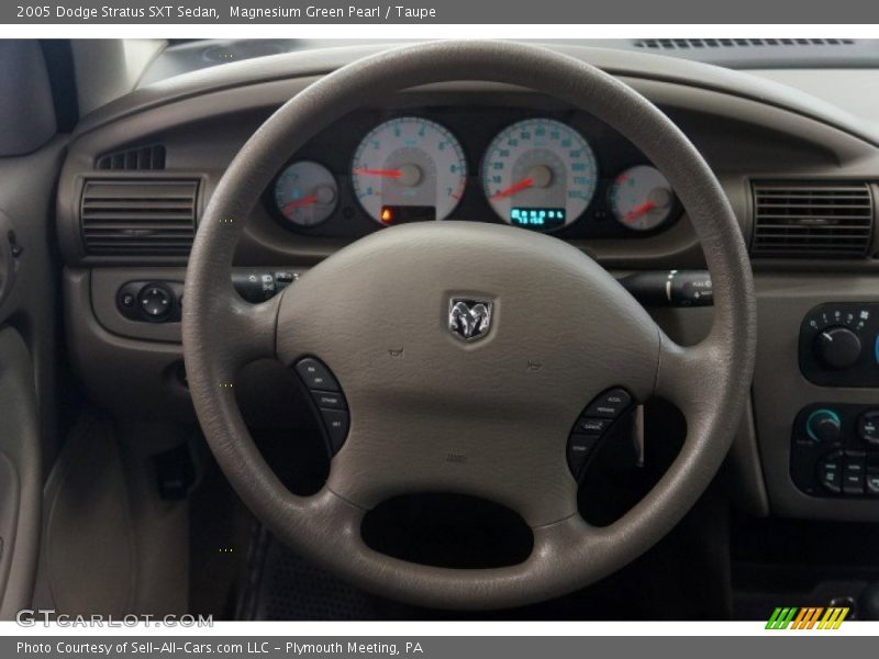 Magnesium Green Pearl / Taupe 2005 Dodge Stratus SXT Sedan