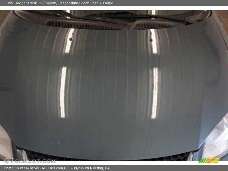 Magnesium Green Pearl / Taupe 2005 Dodge Stratus SXT Sedan
