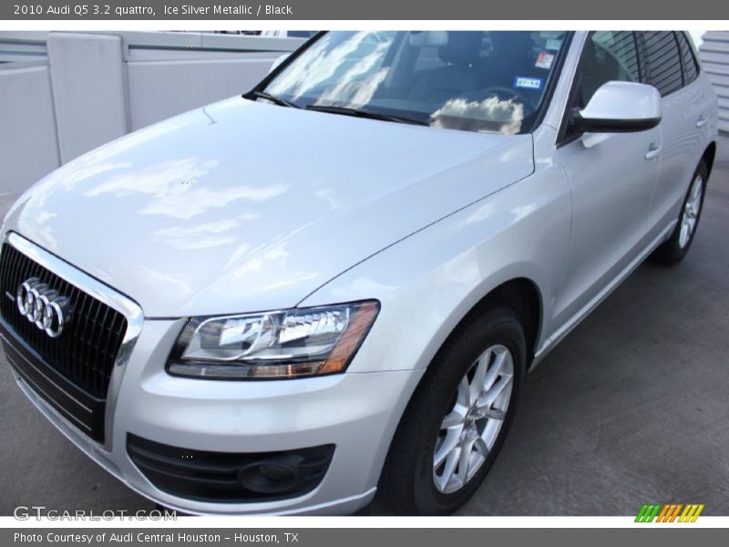 Ice Silver Metallic / Black 2010 Audi Q5 3.2 quattro