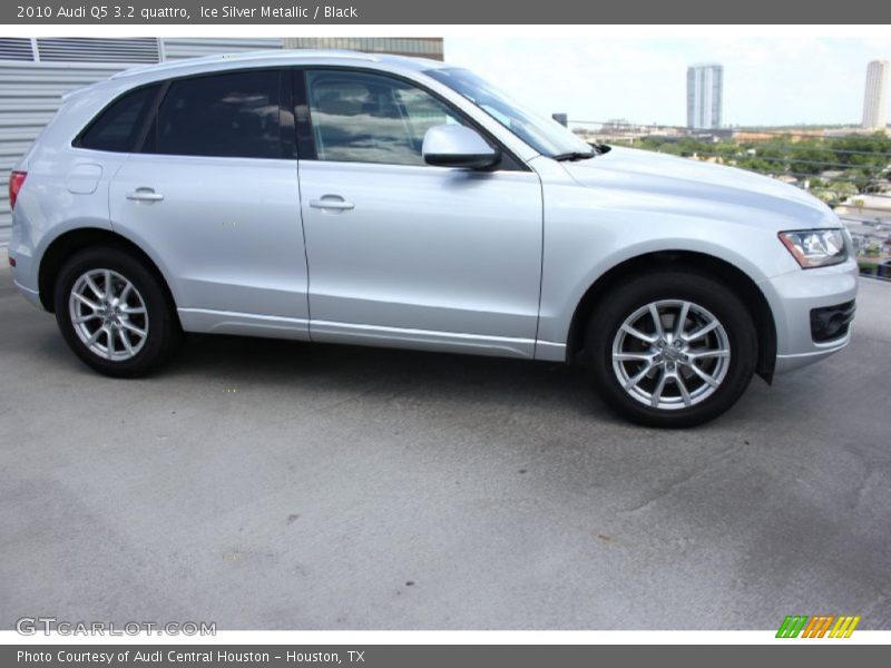 Ice Silver Metallic / Black 2010 Audi Q5 3.2 quattro