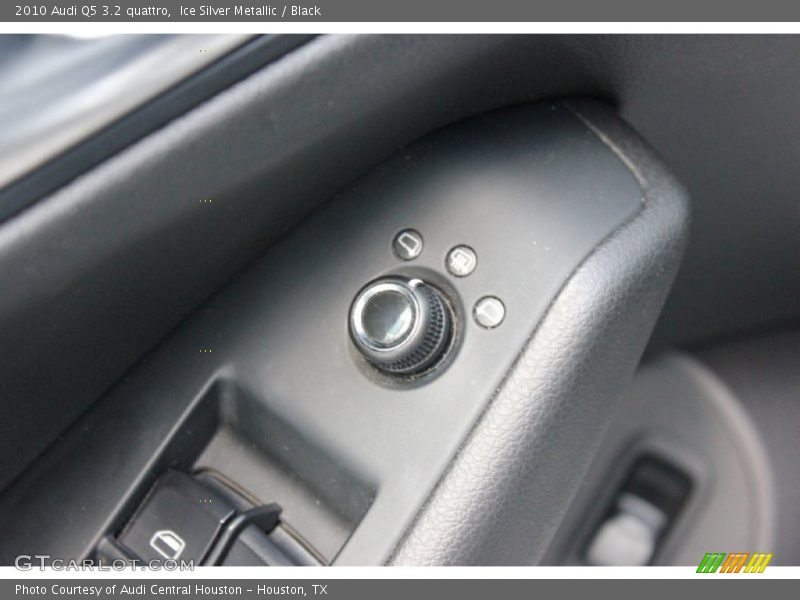 Ice Silver Metallic / Black 2010 Audi Q5 3.2 quattro