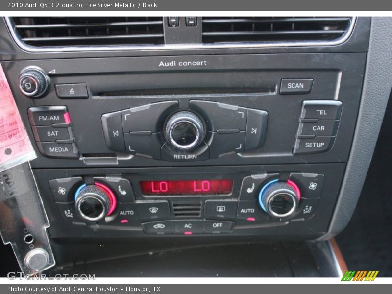 Ice Silver Metallic / Black 2010 Audi Q5 3.2 quattro