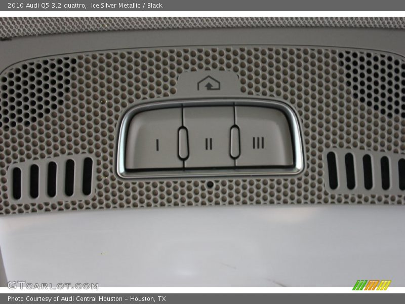 Ice Silver Metallic / Black 2010 Audi Q5 3.2 quattro