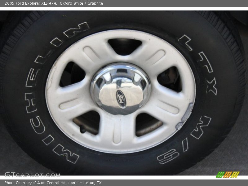 Oxford White / Graphite 2005 Ford Explorer XLS 4x4