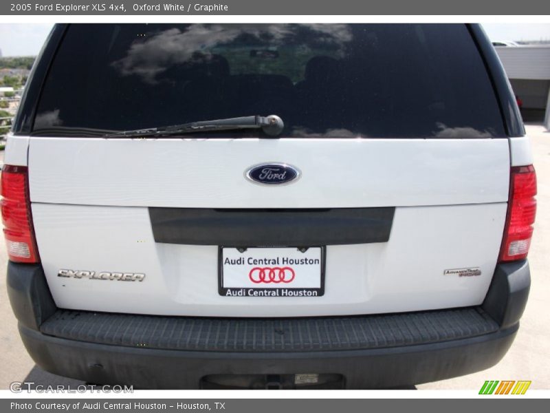 Oxford White / Graphite 2005 Ford Explorer XLS 4x4