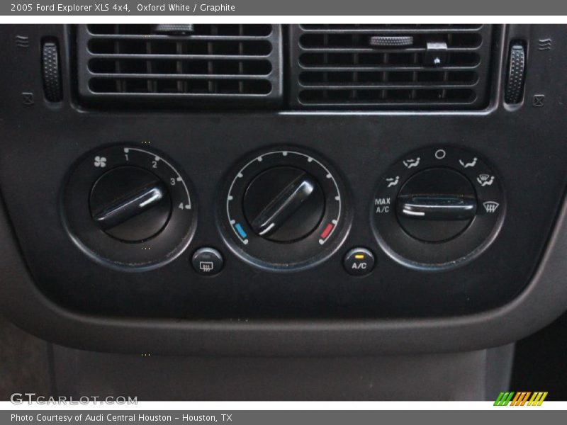Oxford White / Graphite 2005 Ford Explorer XLS 4x4