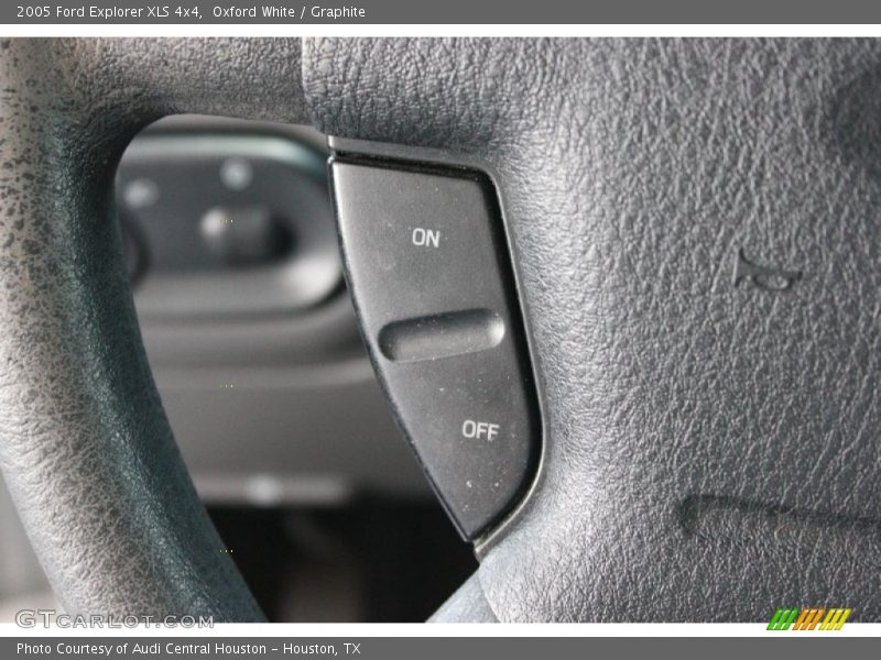 Oxford White / Graphite 2005 Ford Explorer XLS 4x4