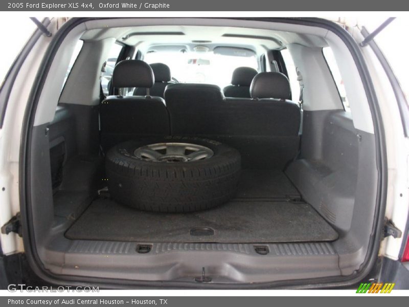 Oxford White / Graphite 2005 Ford Explorer XLS 4x4