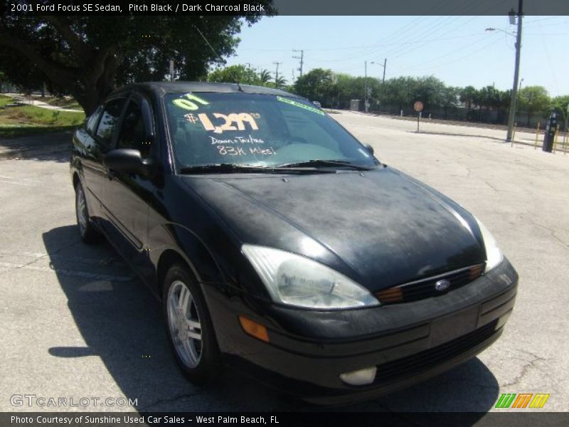 Pitch Black / Dark Charcoal Black 2001 Ford Focus SE Sedan