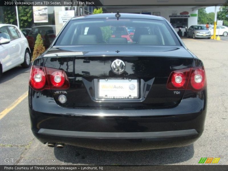 Black / Titan Black 2010 Volkswagen Jetta TDI Sedan